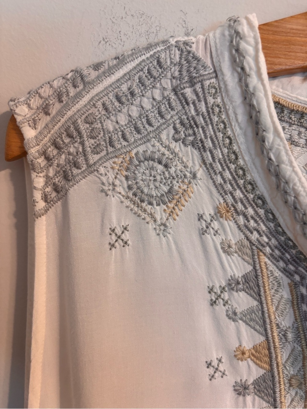 Johnny Was BIYA Embroidered Saverio flowy tunic - Picture 5 of 11